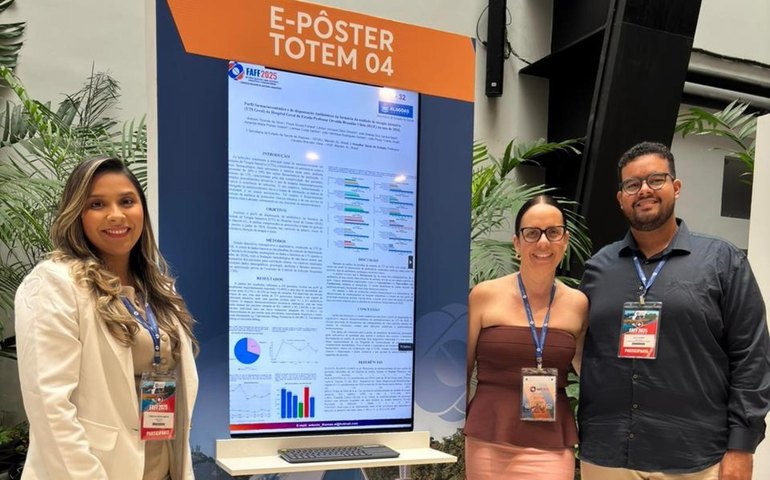 Farmacêuticos do HGE apresentam estudo promissor sobre o uso de antimicrobianos em fórum nacional