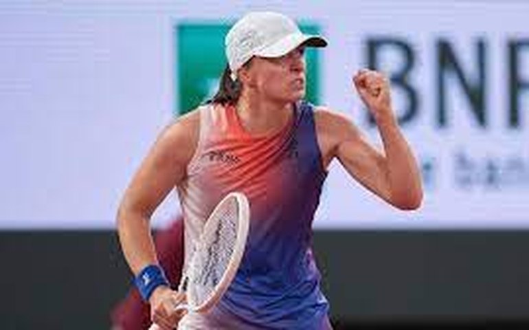 Iga Swiatek chega a R$ 128 milhões em prêmios na carreira aos 23 anos, após 4º título em Roland-Garro 