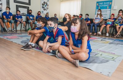 Estudantes conhecem funcionamento da SMTT e participam de circuito educativo de trânsito 