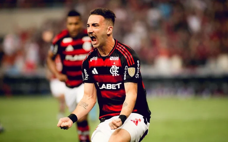 Flamengo vence a LDU no Maracanã e encaminha vaga nas oitavas da Libertadores