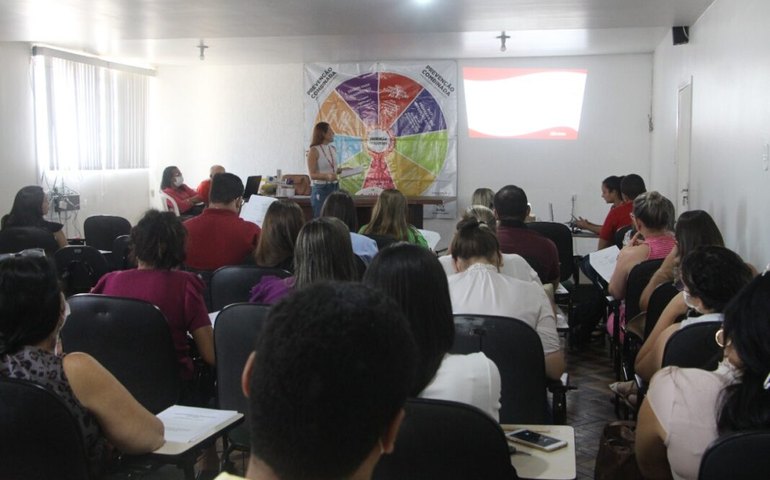 Profissionais da Secretaria de Saúde de Penedo são atualizados sobre HIV e ISTs