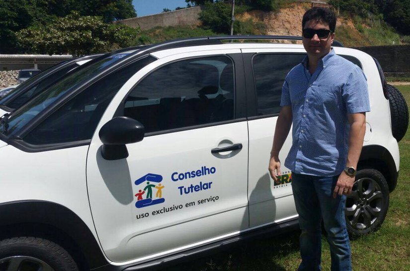 Prefeito acompanha vistoria de novo veículo do Conselho Tutelar de Maragogi