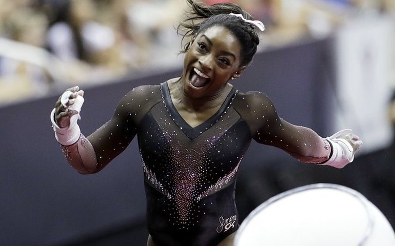 Simone Biles revê planos e vai para Tóquio em 2021: &#8216;Posso ser melhor que no Rio&#8217;