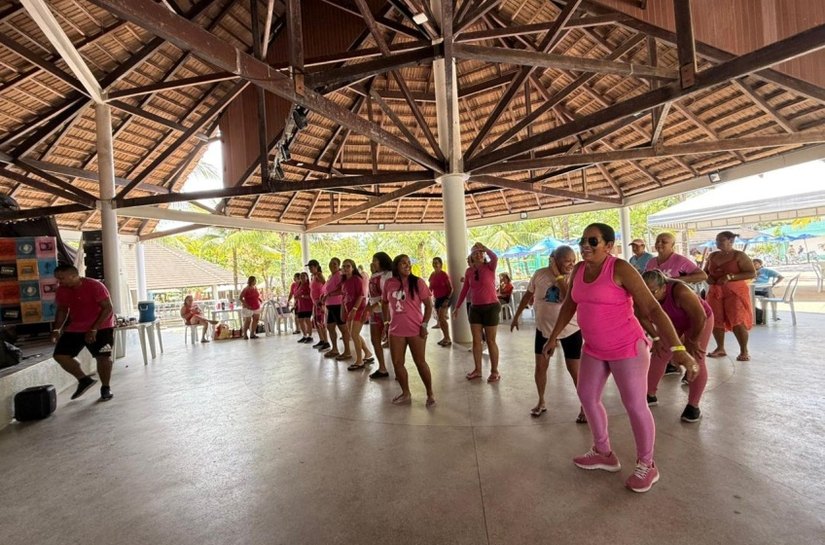 Projeto 'eMulti em Movimento' promove dia de lazer com usuárias no Sesc Guaxuma