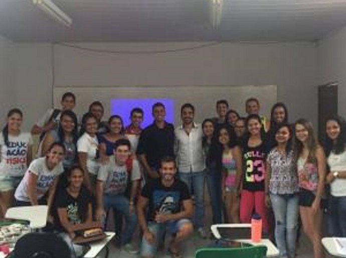 Preparador físico alvinegro palestra para futuros educadores da Ufal