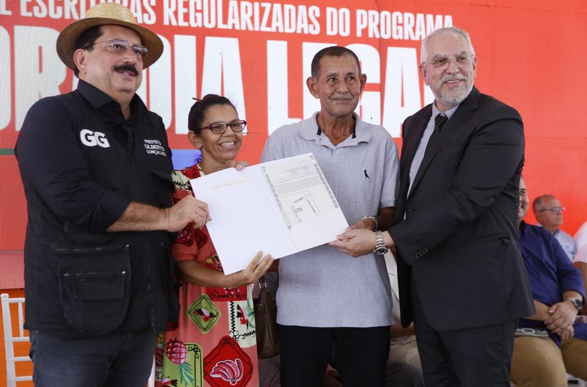 Moradia Legal: 380 famílias de Rio Largo receberam títulos de seus imóveis