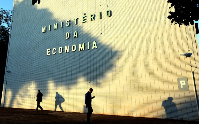 Economia prorroga vencimentos de parcelamentos da Receita e PGFN