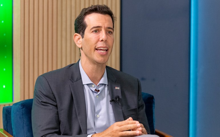 'Tem professor que fala: ChatGPT, melhora essa aula para mim', diz secretário de SP