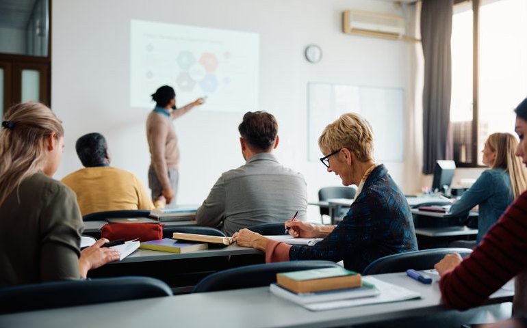 Comissão debate qualidade da pós-graduação e impacto da ciência no novo Plano Nacional de Educação