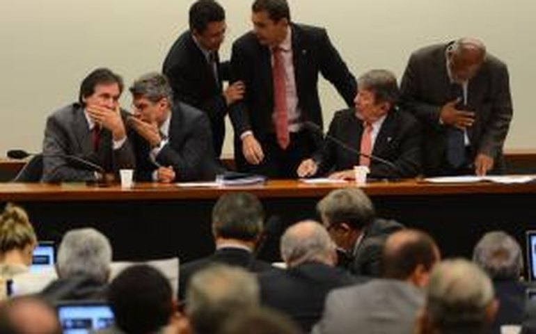 Comissão do Orçamento aprova projeto que amplia abatimento no superávit