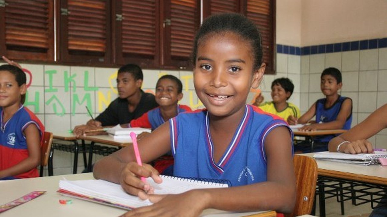 Governador Teotonio Vilela inaugura mais três escolas neste domingo