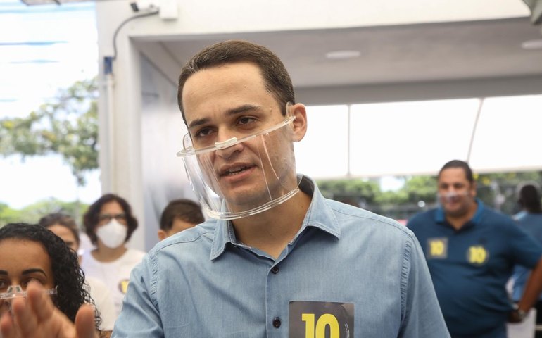 Delegado Pazolini, do Republicanos, leva disputa em Vitória