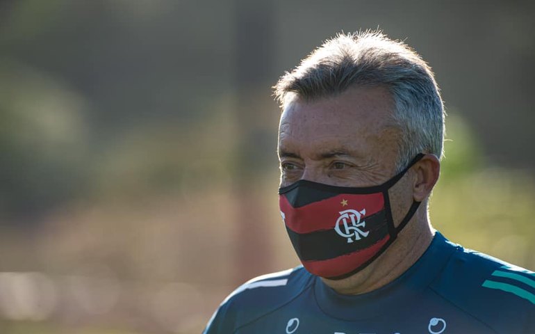 Jogador do Flamengo testa positivo para a covid-19 e não joga contra o Bahia