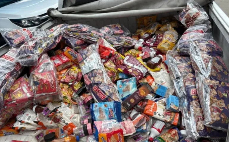 Vigilância Sanitária apreende 250 kg de alimentos impróprios em feira da capital