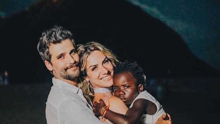 Bruno Glagliasso posa com Giovanna Ewbank e Titi: 'Amo vocês'