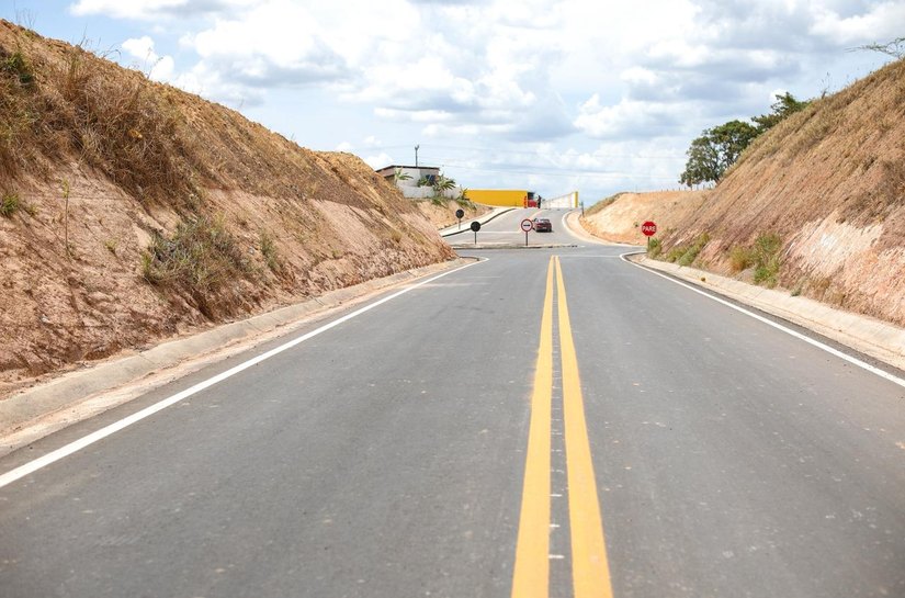 Em Junqueiro, Renan Filho entrega novo trecho da duplicação da BR-101; investimento foi de R$ 20 milhões