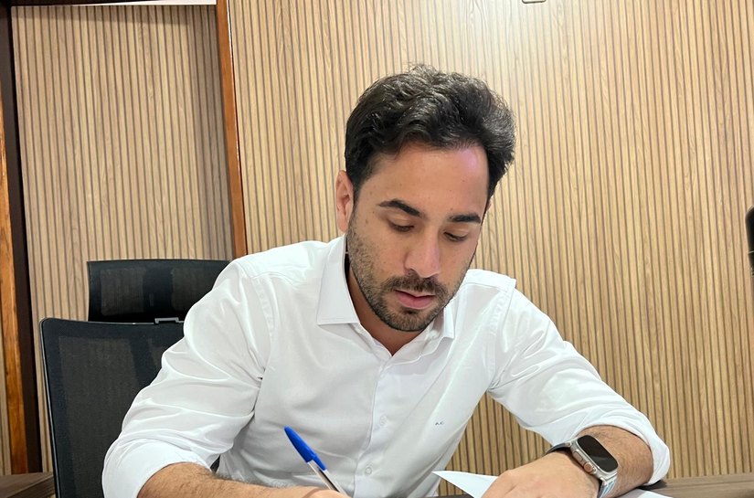 Prefeito de Santana do Mundaú anuncia reajuste salarial de 10% para professores