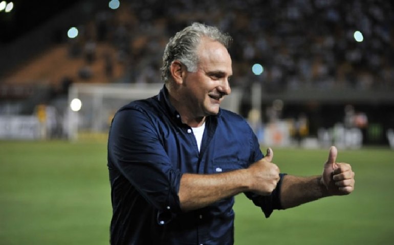 Sob ameaça de queda, Portuguesa demite executivo de futebol Toninho Cecílio