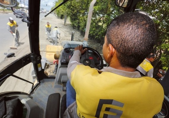 Governo dá início à recuperação da rodovia AL-105 no Benedito Bentes