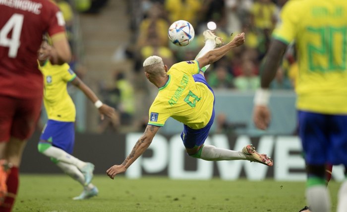 Richarlison marcou os dois gols da partida