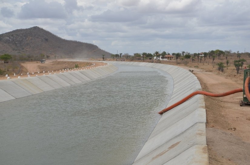 Em São José da Tapera, Canal do Sertão chega a 110 quilômetros
