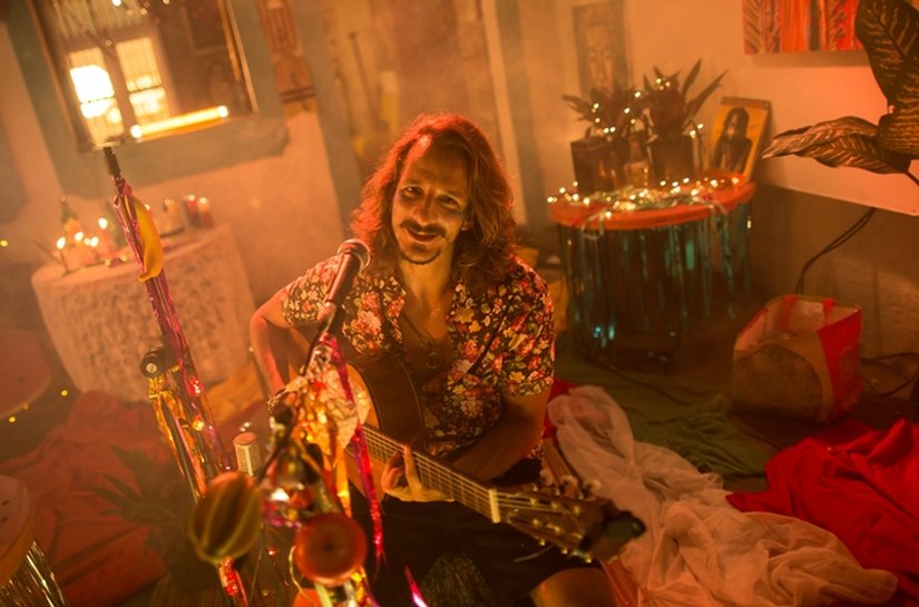 Caê Mancini lança videoclipe de “Carnaval de Iemanjá”