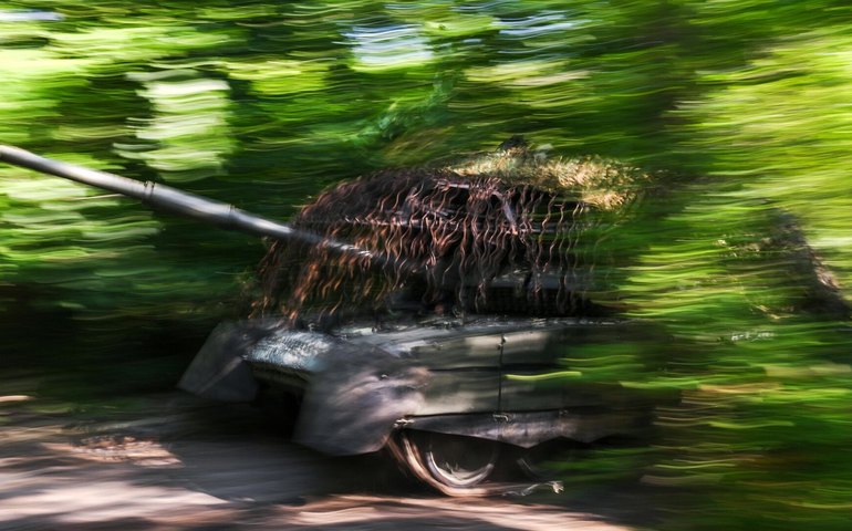 Rússia adota sistema antidrone 'dente-de-leão' para proteger tanques no front