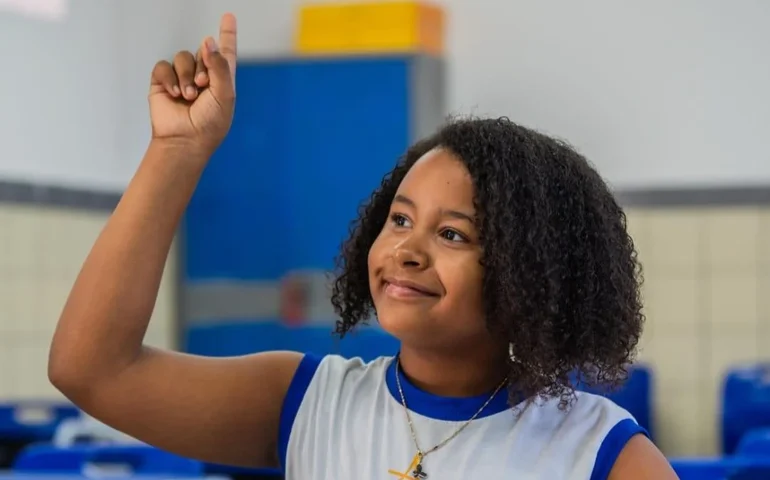 Semed divulga calendário de matrículas 2026; estudantes da rede terão prioridade na escola bilíngue