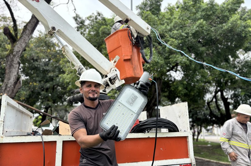 Prefeitura implanta nova rede de iluminação na Praça Sinimbu após furto de equipamentos