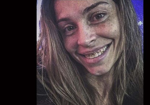 Grazi choca fãs como &#8216;Larissa&#8217; na web