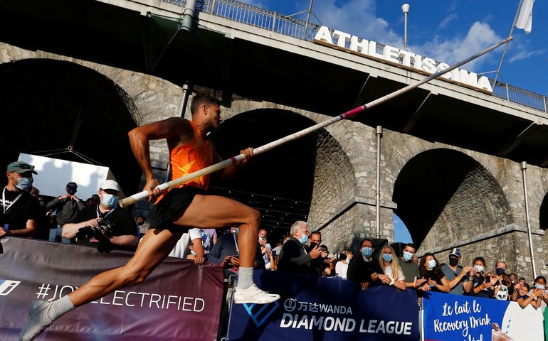 Com novo técnico, Thiago Braz bate melhor marca da temporada na Diamond League