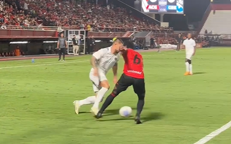 Grêmio empata com Atlético-GO, quebra série de derrotas, mas continua no Z-4 do Brasileirão