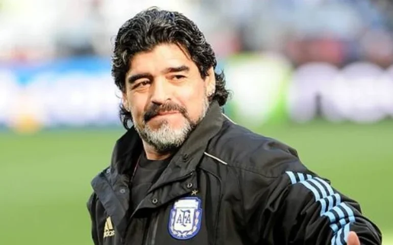 Justiça da Argentina autoriza transferência de corpo de Maradona a pedido de suas filhas
