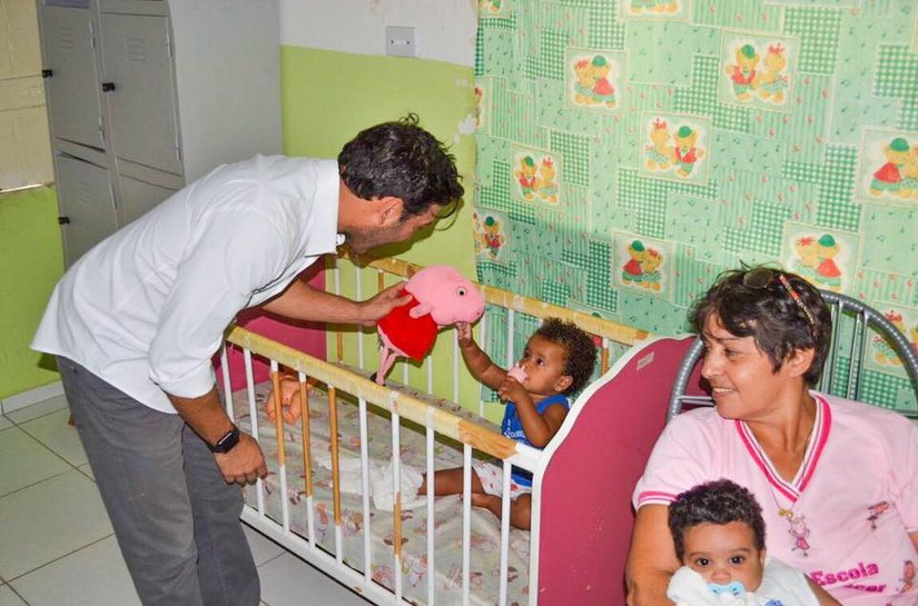Prefeito Rodrigo Valença visita a creche Criança Crescer em São José da Laje