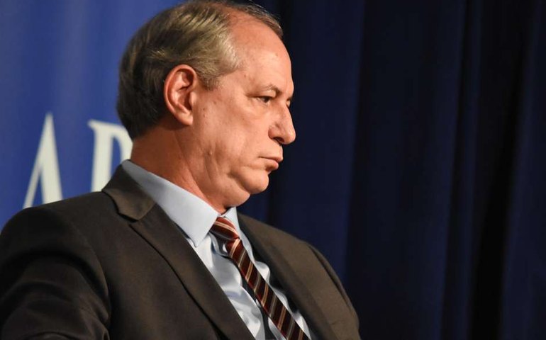 Ciro Gomes: Cid Gomes foi vítima de dois tiros de arma de fogo por parte de PMs