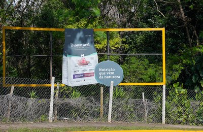 Bionatural revela a natureza escondida atrás dos outdoors em campanha criada pela Agência Desafio