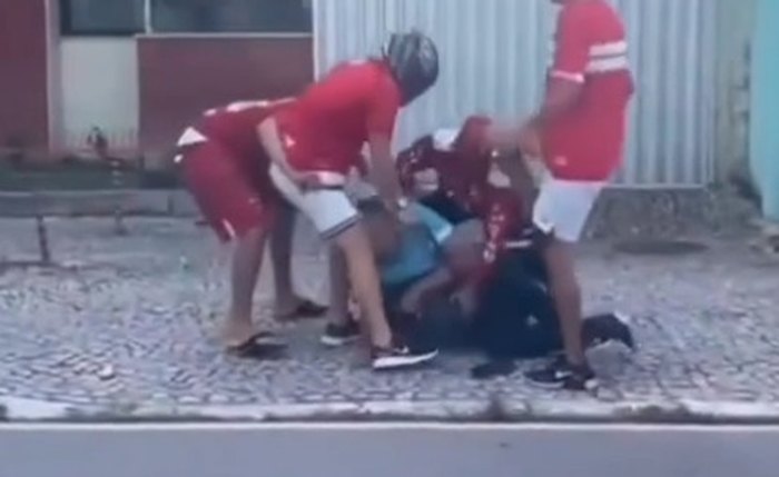 Torcedor do CSA é agredido no bairro do Farol Torcedor do CSA é agredido no bairro do Farol