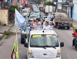 Rui Palmeira é recebido com carinho pelos moradores durante caravana no Vergel