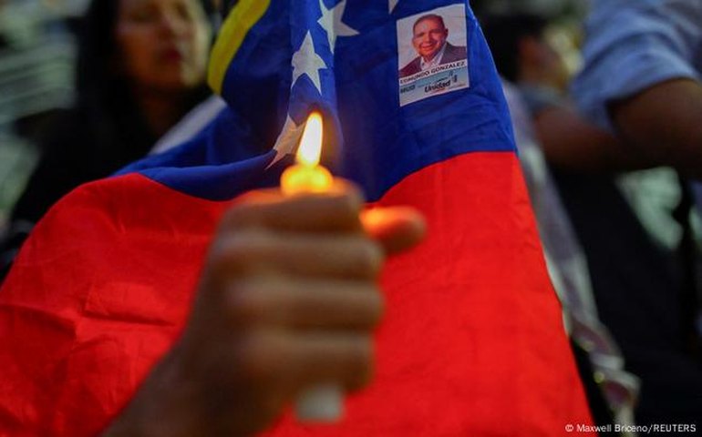 Forças venezuelanas fazem cerco na embaixada argentina em Caracas