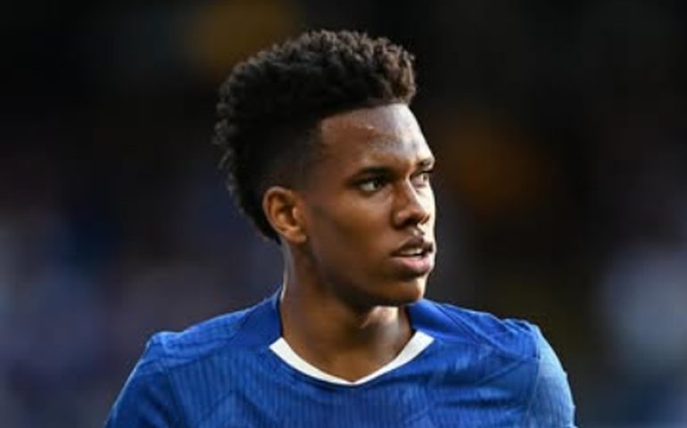 Estêvão celebra estreia no Chelsea e projeta adaptação rápida na Premier League