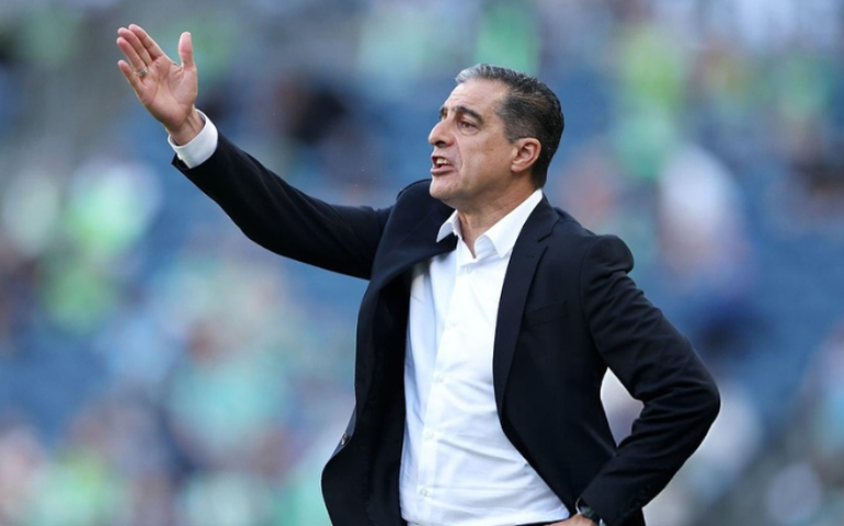 Diretoria do Fortaleza oficializa e elogia técnico Renato Paiva: 'Profissional com repertório'