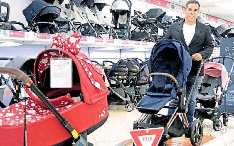 ‘Rei’ do enxoval de bebê nos EUA quer ajudar quem busca ter filho no país