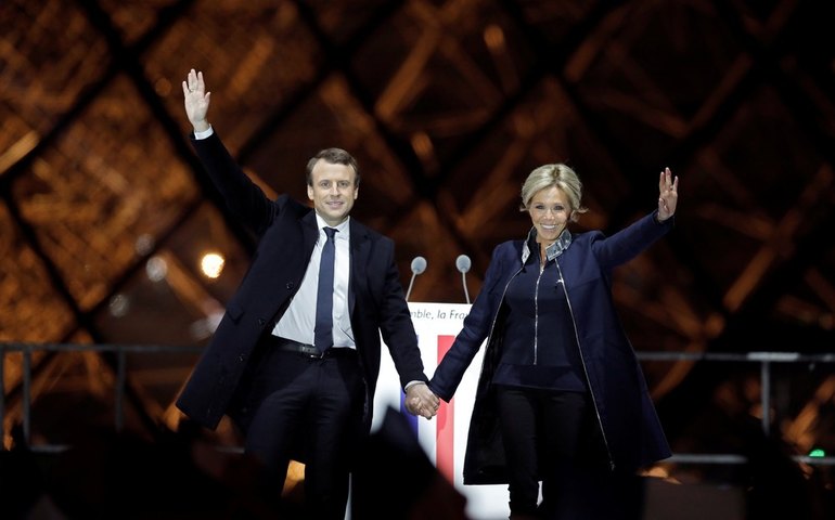 Quem é Brigitte Trogneux, a ex-professora de Emmanuel Macron que será a próxima primeira-dama da França
