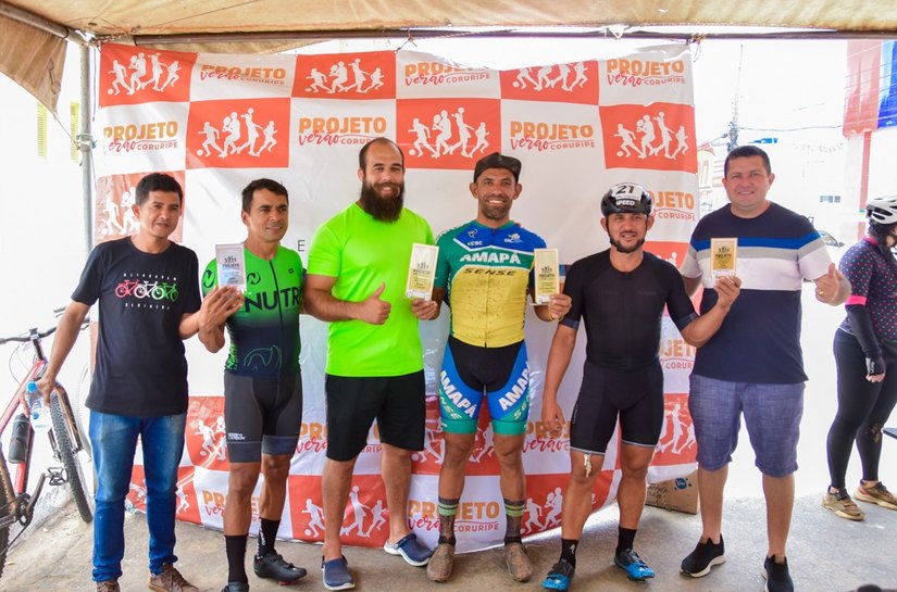 Projeto Verão Coruripe: final de semana teve vôlei de praia e ciclismo