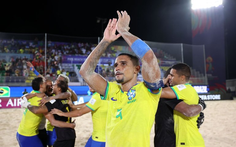 Brasil chega à decisão da Copa do Mundo de beach soccer