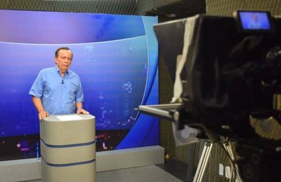 Luiz Dantas grava mensagem de boas vindas à TV Cidadã do TCE/AL
