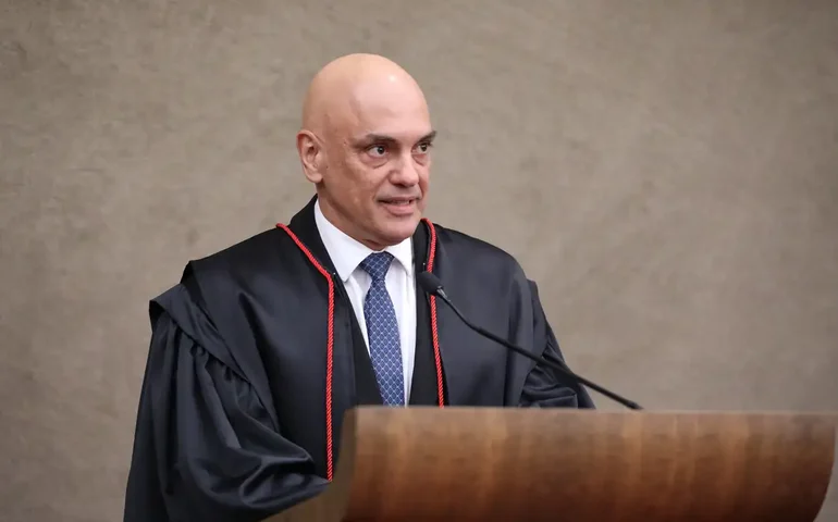 Alexandre manda PF apurar fake news contra ele próprio e ameaça de coronel a Dino