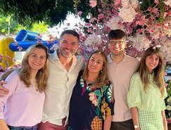 Srª Quitéria Pessoa, os filhos Milkleson Bruno,  Milena Bruna, Milka Bruna, Milkle Bruno Reprodução