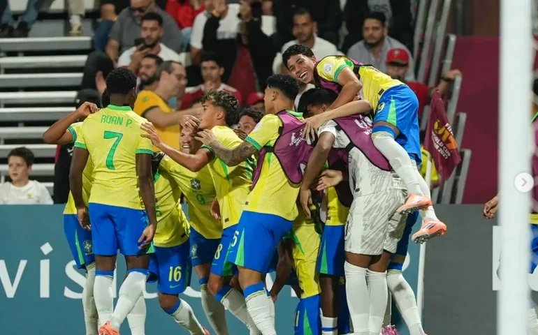Brasil vence Marrocos com gol nos acréscimos e avança à semifinal