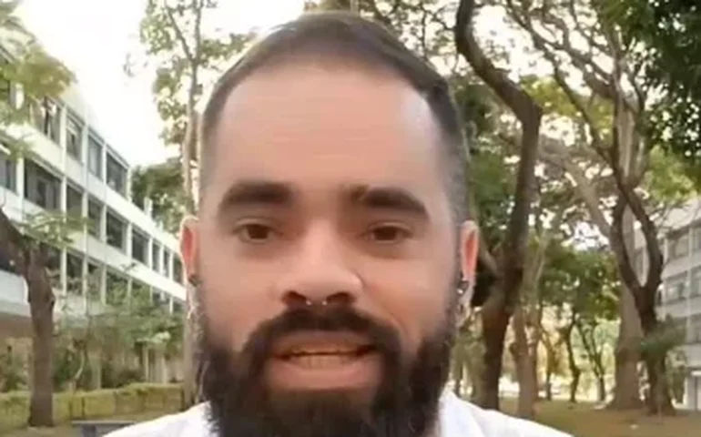 Quem é Ismael Lopes, evangélico que defende o comunismo e pediu a prisão de Bolsonaro em vigília